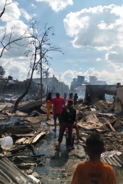 PLN UP3 Rengat Dinilai Lamban, Warga Reteh Berduka Kebakaran Diperparah Listrik Padam