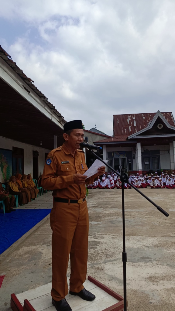 Kepala Sekolah SDN 019 Sungai Beringin Kepala Sekolah SDN 019 Sungai Beringin